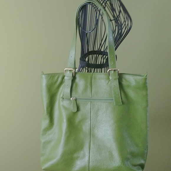 ⭐HOST PICK⭐Great condition, 100% LEATHER GREEN COLOR Tote Bag - Picture 5 of 16